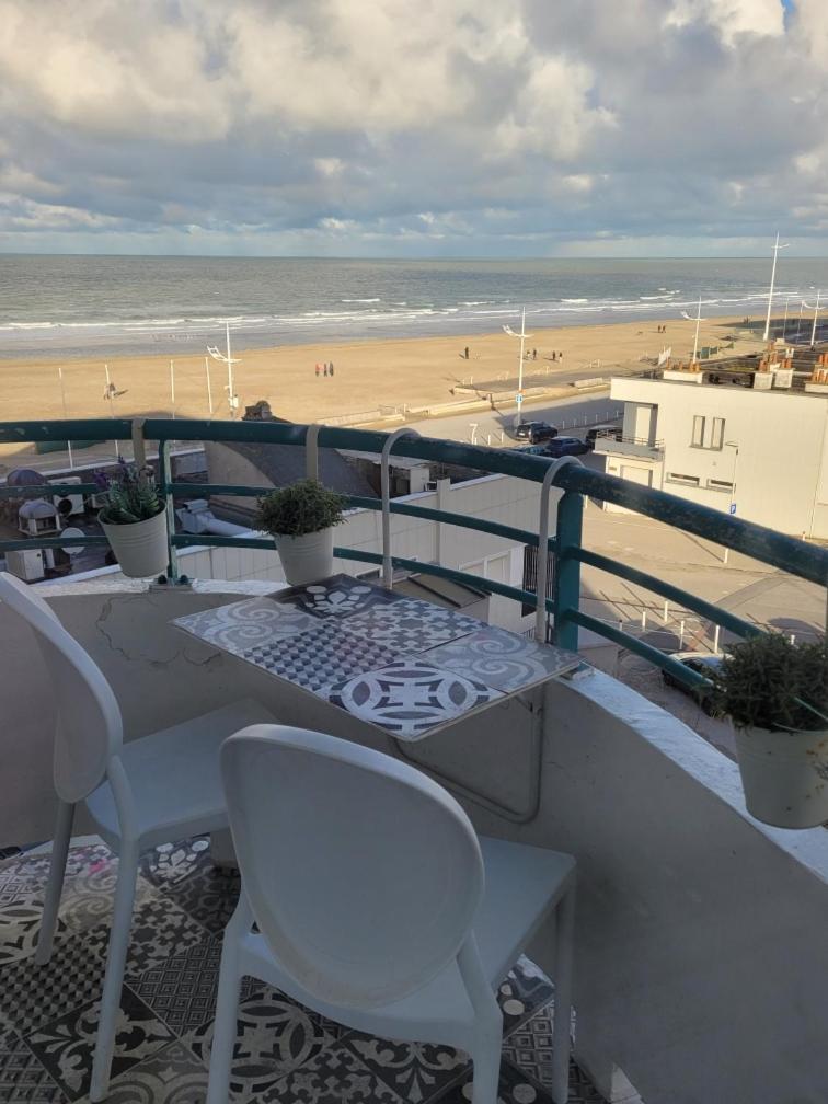 Studio Vue Mer Au Coeur De Malo Les Bains Pieds Dans L Eau Dunkirk المظهر الخارجي الصورة
